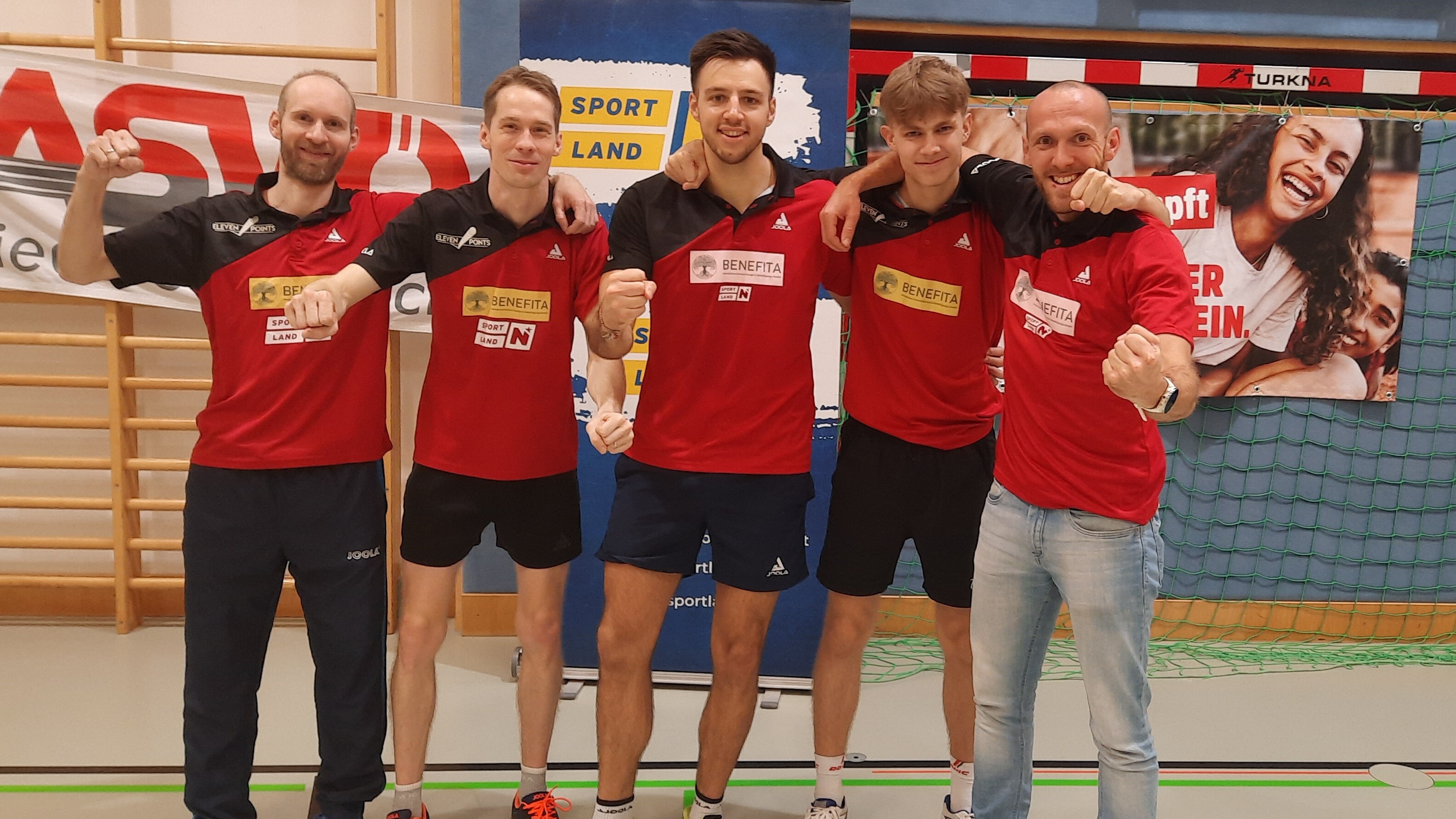 Mathias und Dominik Habesohn Marius Mandl Julian Fellinger und Obmann Christoph Lehner by Guntramsdorf